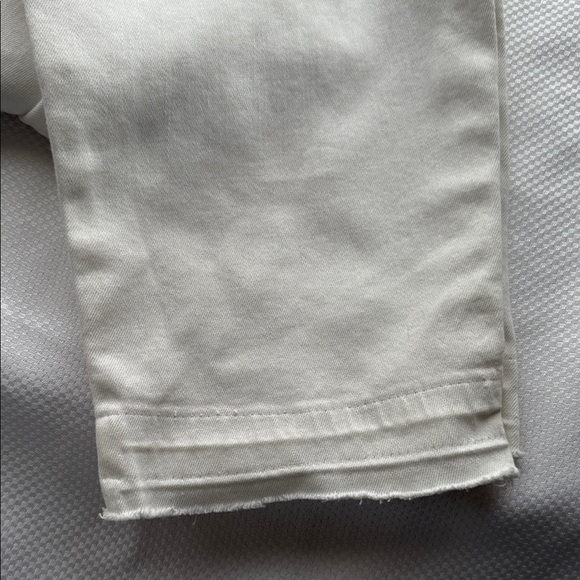 Old Navy White Rockstar Super Skinny Mid-Rise Jeans - Size 18 - Picture 9 of 10